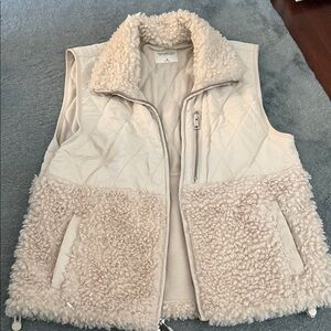 Abercrombie & Fitch Soft Cream Sherpa Vest